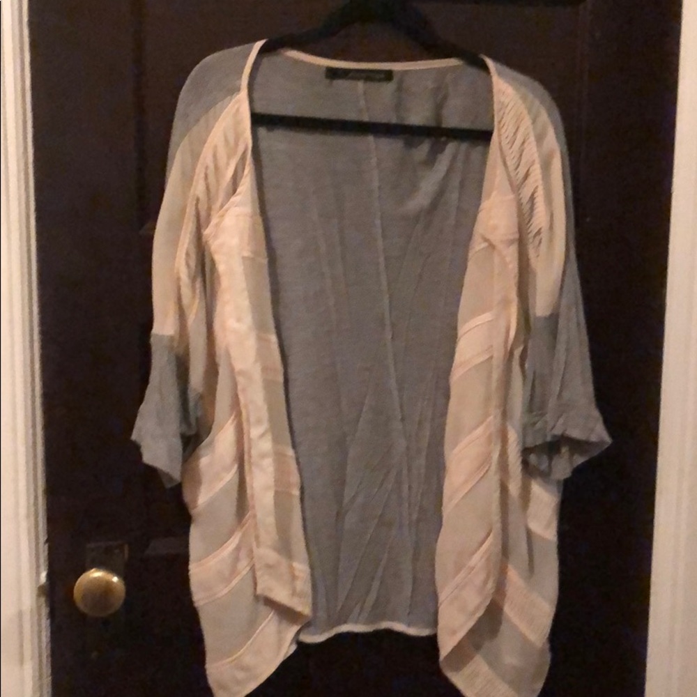 Short sleeved cardigan